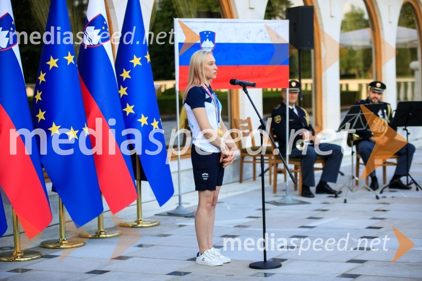  Janja Garnbret, plezalkaSprejem olimpijske reprezentance na Brdu