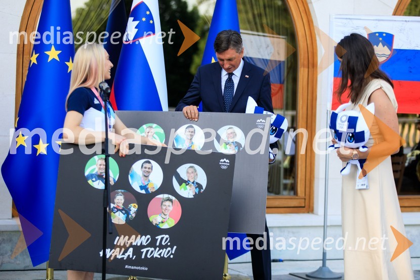  Janja Garnbret, plezalka;  Borut Pahor, predsednik Republike Slovenije; dr. Simona Kustec, ministrica za izobraževanje, znanost in športSprejem olimpijske reprezentance na Brdu