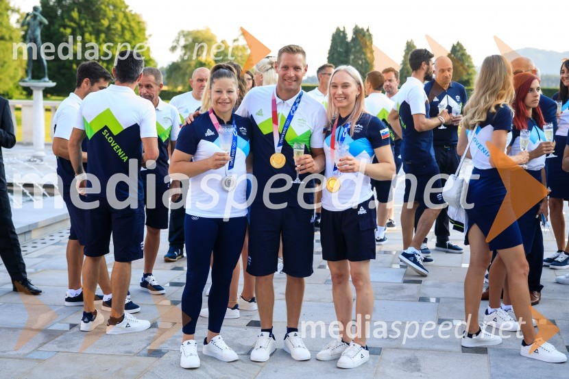  Tina Trstenjak, judoistka;  Benjamin Savšek, kanuist ;  Janja Garnbret, plezalkaSprejem olimpijske reprezentance na Brdu