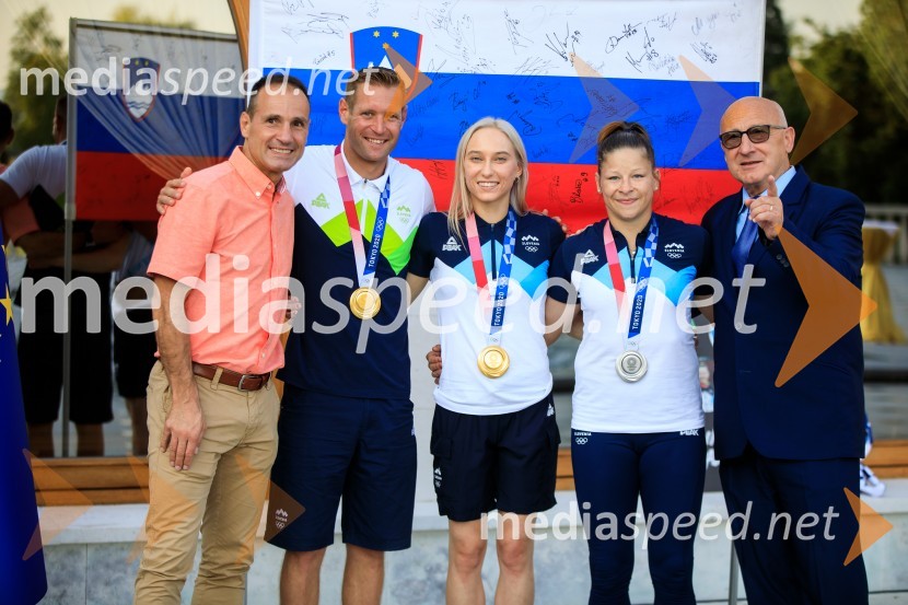  ... ;  Benjamin Savšek, kanuist ;  Janja Garnbret, plezalka;  Tina Trstenjak, judoistka;  ... Sprejem olimpijske reprezentance na Brdu