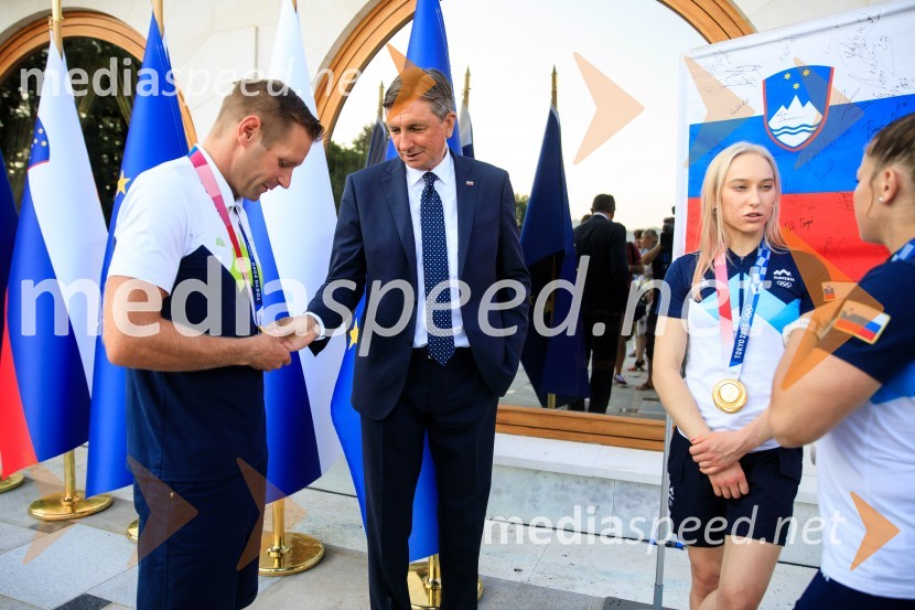  Benjamin Savšek, kanuist ;  Borut Pahor, predsednik Republike Slovenije;  Janja Garnbret, plezalkaSprejem olimpijske reprezentance na Brdu