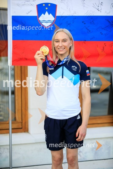  Janja Garnbret, plezalkaSprejem olimpijske reprezentance na Brdu