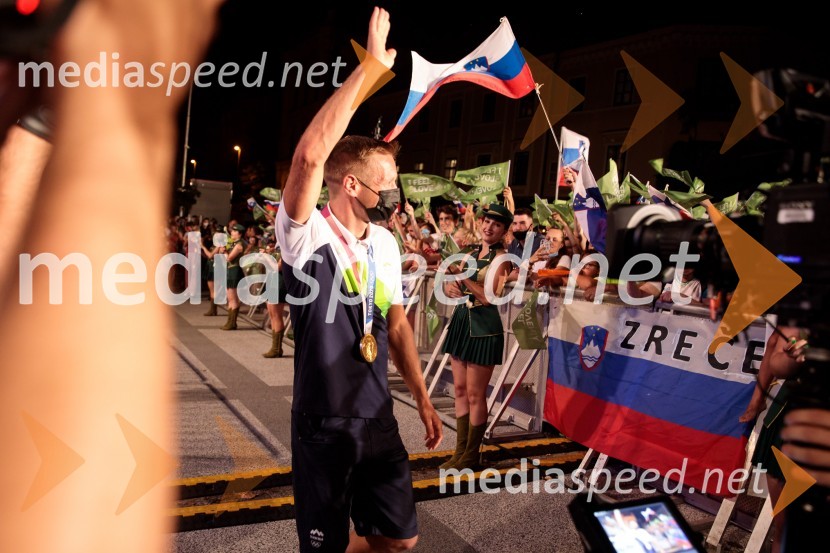  Benjamin Savšek, kanuist Sprejem olimpijske reprezentance na Kongresnem trgu