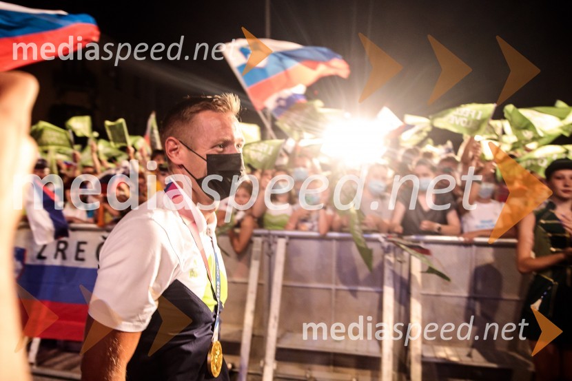  Benjamin Savšek, kanuist Sprejem olimpijske reprezentance na Kongresnem trgu