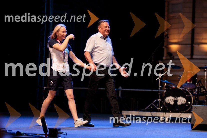  Janja Garnbret, slovenska športna plezalka;  Zoran Janković, župan, Mestna občina LjubljanaSprejem olimpijske reprezentance na Kongresnem trgu