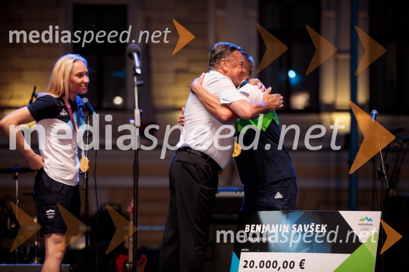  Janja Garnbret, slovenska športna plezalka;  Zoran Janković, župan, Mestna občina Ljubljana;  Benjamin Savšek, kanuist Sprejem olimpijske reprezentance na Kongresnem trgu