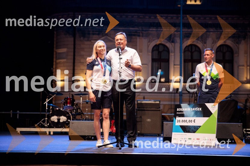  Janja Garnbret, slovenska športna plezalka;  Zoran Janković, župan, Mestna občina Ljubljana;  Benjamin Savšek, kanuist Sprejem olimpijske reprezentance na Kongresnem trgu