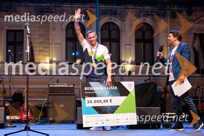  Benjamin Savšek, kanuist ;  ... Sprejem olimpijske reprezentance na Kongresnem trgu