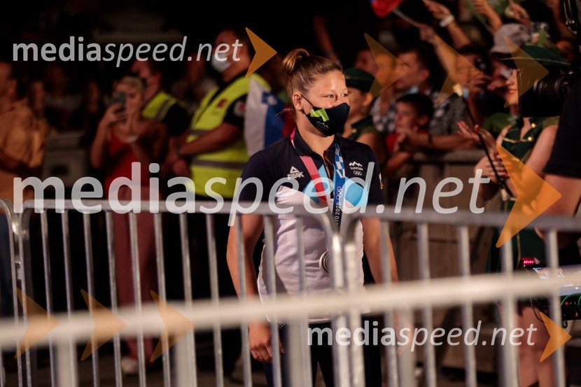  Tina Trstenjak, judoistkaSprejem olimpijske reprezentance na Kongresnem trgu