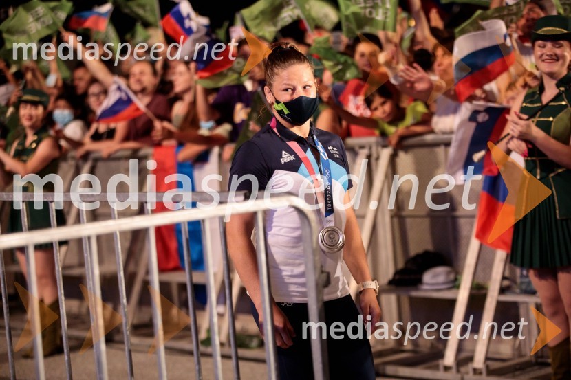  Tina Trstenjak, judoistkaSprejem olimpijske reprezentance na Kongresnem trgu