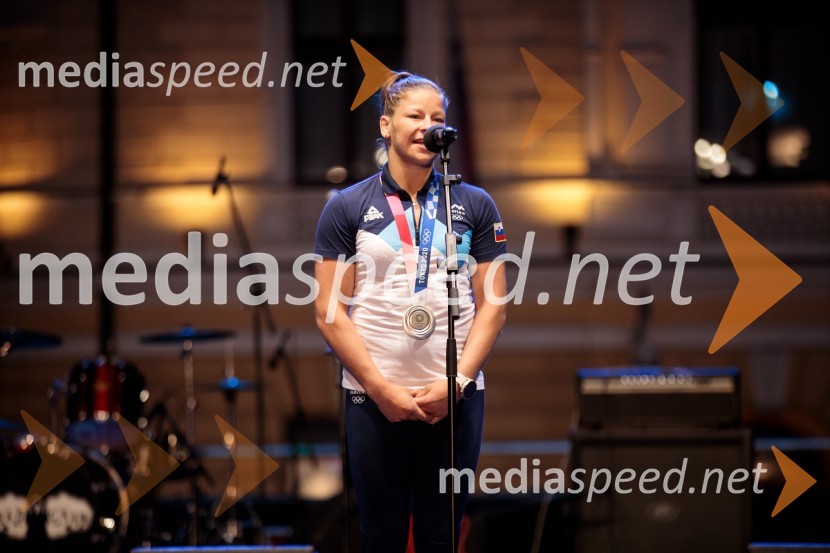  Tina Trstenjak, judoistkaSprejem olimpijske reprezentance na Kongresnem trgu
