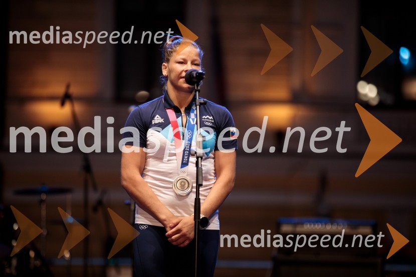  Tina Trstenjak, judoistkaSprejem olimpijske reprezentance na Kongresnem trgu