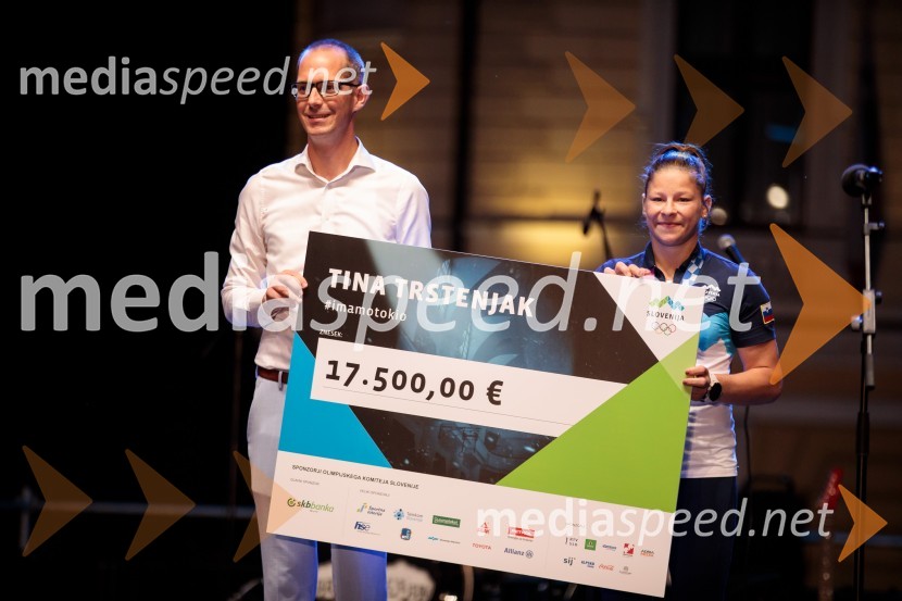  ... ;  Tina Trstenjak, judoistkaSprejem olimpijske reprezentance na Kongresnem trgu