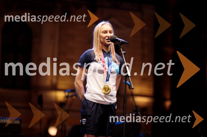  Janja Garnbret, slovenska športna plezalkaSprejem olimpijske reprezentance na Kongresnem trgu
