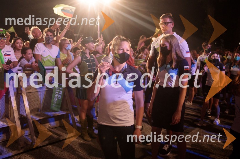  Tina Trstenjak, judoistkaSprejem olimpijske reprezentance na Kongresnem trgu