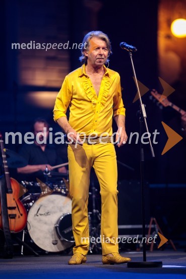  Robert Pešut - Magnifico, glasbenikSprejem olimpijske reprezentance na Kongresnem trgu