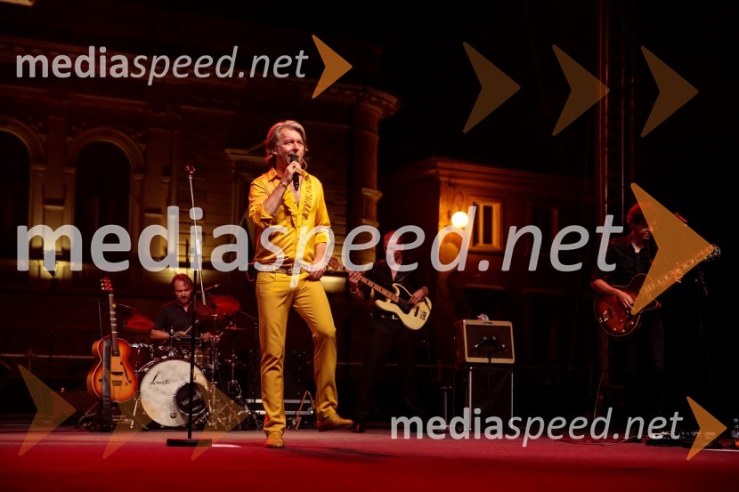  Robert Pešut - Magnifico, glasbenikSprejem olimpijske reprezentance na Kongresnem trgu