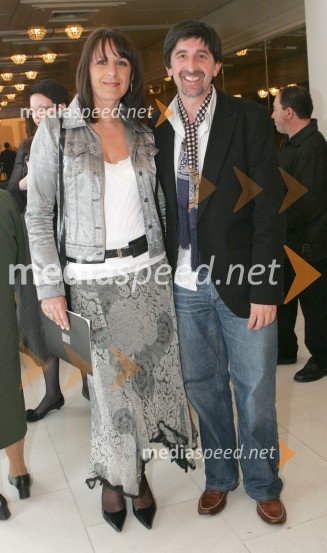 Živa Emeršič, kulturna urednica RTV Slovenija in kostumograf Leo KulašŽiva Emeršič, kulturna urednica RTV Slovenija