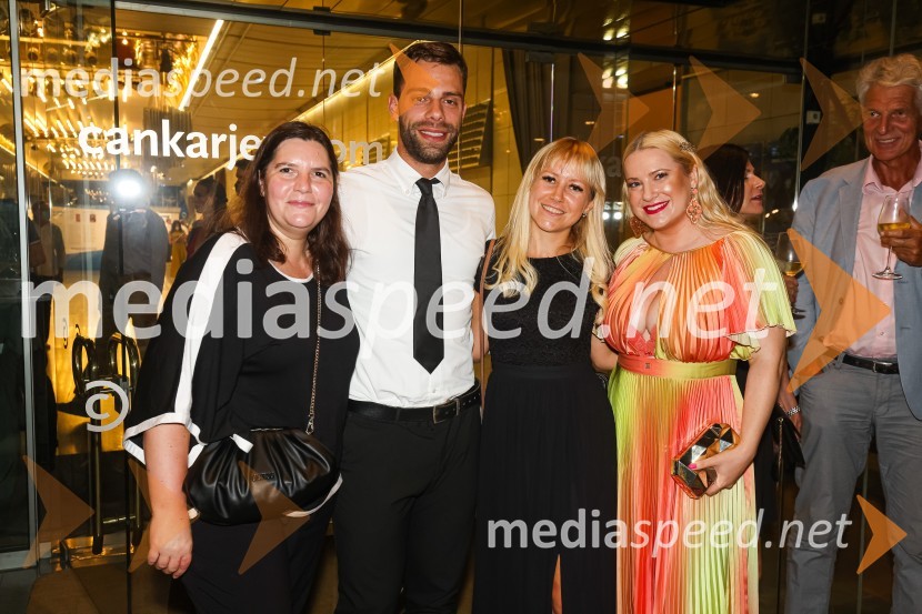  Teja Pelko, novinarka, Svet24;  ... ;  ... ;  Danica Lovenjak, novinarkaNastop tenorista Jonasa Kaufmanna v okviru 69. Ljubljana Festivala