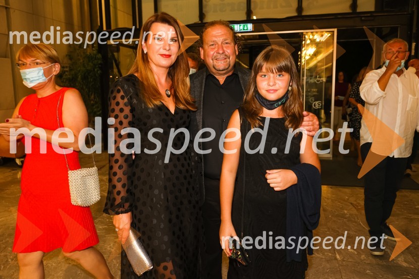  Janja Lamberger;  Darko  Brlek, direktor in umetniški vodja, Festival Ljubljana;  Eva Marija BrlekNastop tenorista Jonasa Kaufmanna v okviru 69. Ljubljana Festivala