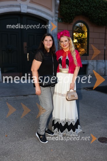  Teja Pelko, novinarka, Svet24;  Danica Lovenjak, novinarkaMuzikal Chicago, Festival Ljubljana 2021