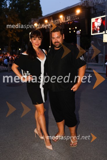  Tina Gorenjak, igralka;  Nejc Simšič, novinarMuzikal Chicago, Festival Ljubljana 2021