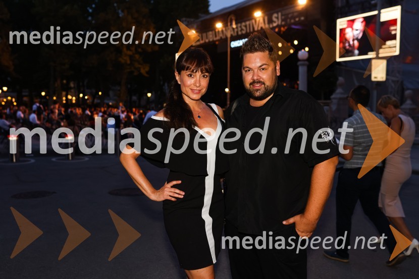  Tina Gorenjak, igralka;  Nejc Simšič, novinarMuzikal Chicago, Festival Ljubljana 2021