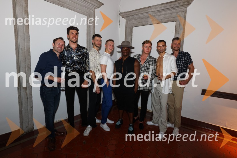  Alastair  Brookshaw;  ... ;  ... ;  ... ;  Gregory  Haney;  Jordan Lee  Davies;  ... ;  ... Muzikal Chicago, Festival Ljubljana 2021