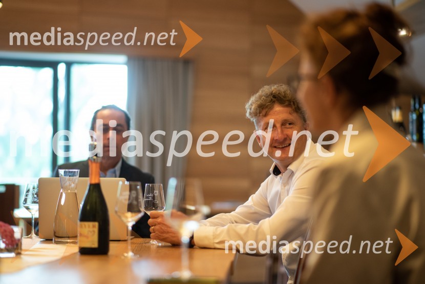 Vino je glasba, krstna uprizoritev kulturno enološkega doživetja