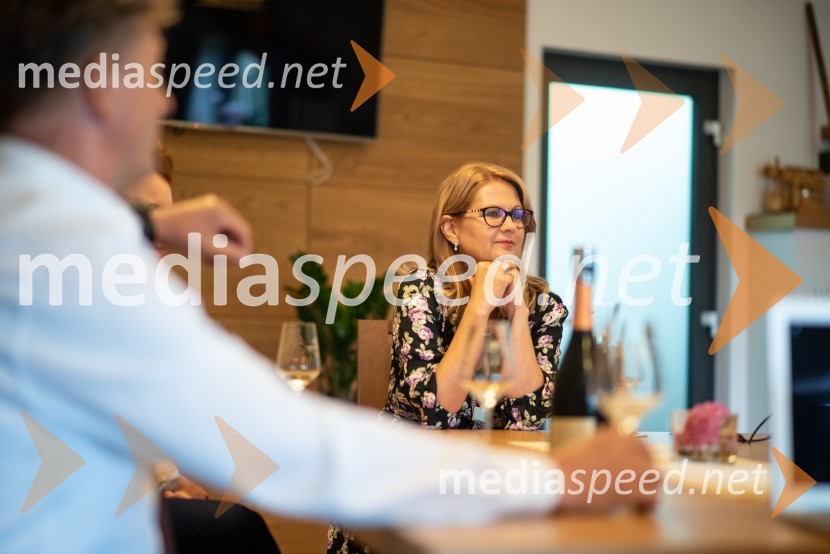 Vino je glasba, krstna uprizoritev kulturno enološkega doživetja