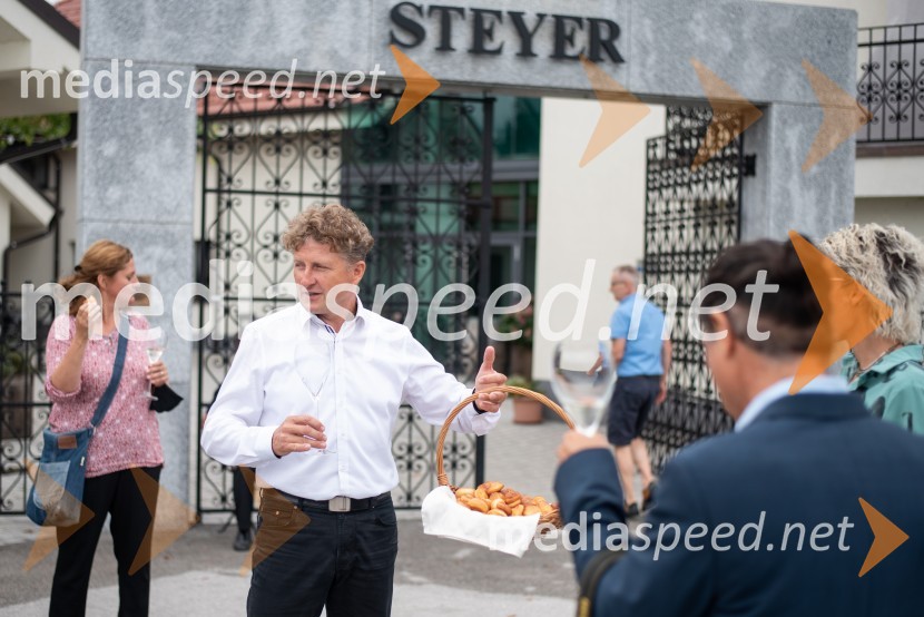 Vino je glasba, krstna uprizoritev kulturno enološkega doživetja