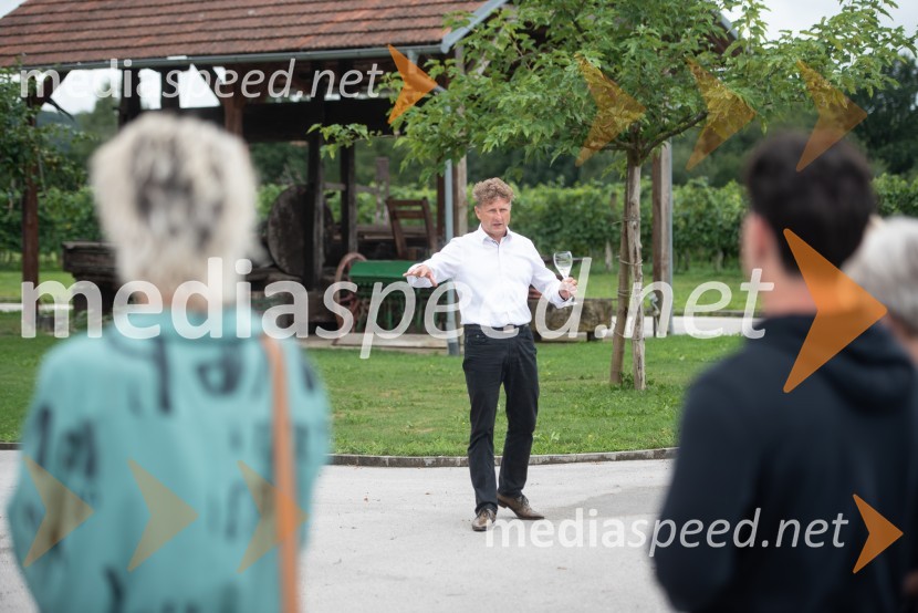 Vino je glasba, krstna uprizoritev kulturno enološkega doživetja