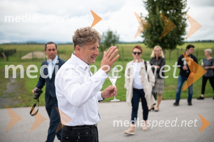 Vino je glasba, krstna uprizoritev kulturno enološkega doživetja