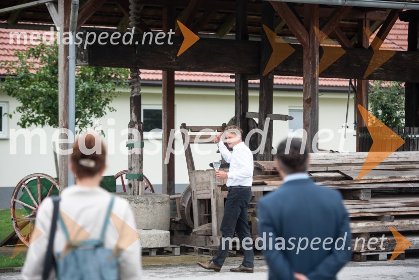 Vino je glasba, krstna uprizoritev kulturno enološkega doživetja