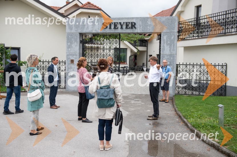 Vino je glasba, krstna uprizoritev kulturno enološkega doživetja