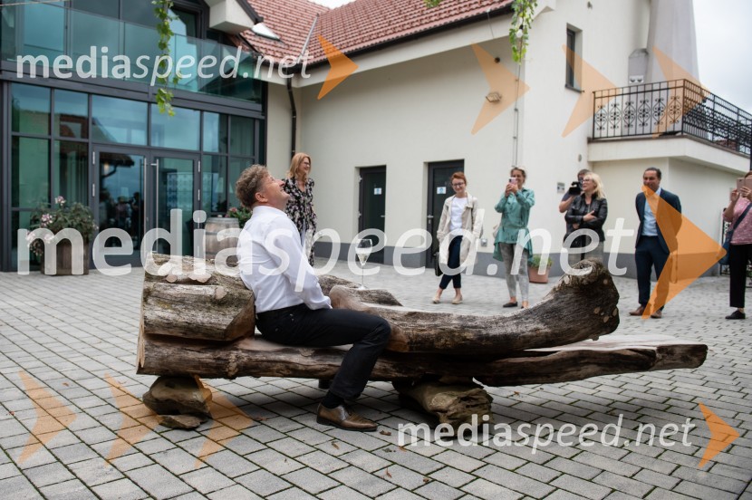Vino je glasba, krstna uprizoritev kulturno enološkega doživetja