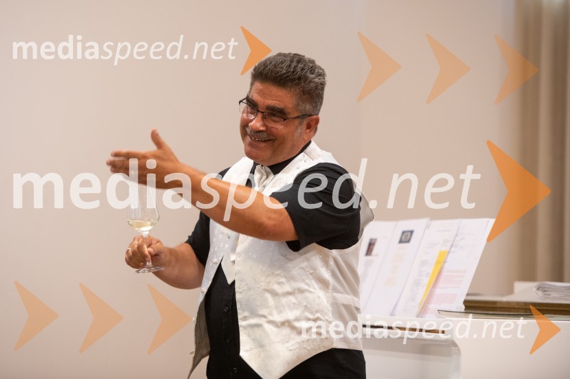 Vino je glasba, krstna uprizoritev kulturno enološkega doživetja