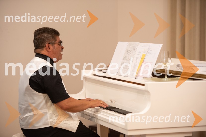 Vino je glasba, krstna uprizoritev kulturno enološkega doživetja