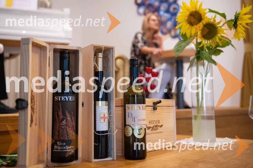 Vino je glasba, krstna uprizoritev kulturno enološkega doživetja