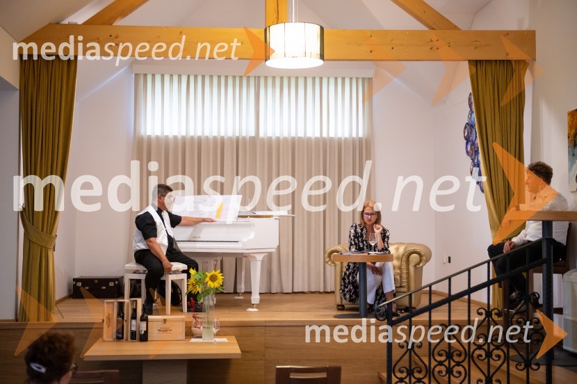 Vino je glasba, krstna uprizoritev kulturno enološkega doživetja