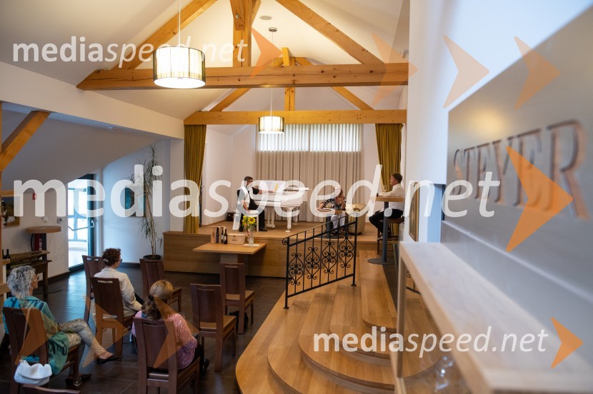 Vino je glasba, krstna uprizoritev kulturno enološkega doživetja