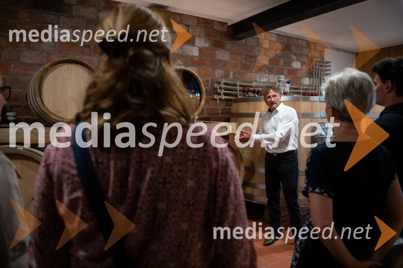 Vino je glasba, krstna uprizoritev kulturno enološkega doživetja