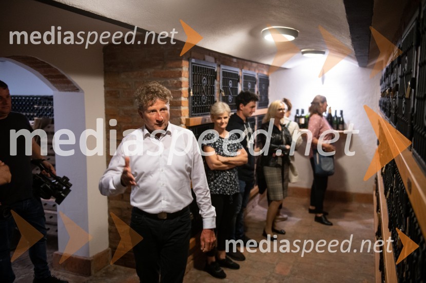 Vino je glasba, krstna uprizoritev kulturno enološkega doživetja