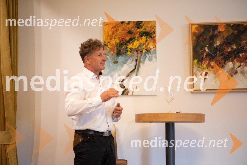 Vino je glasba, krstna uprizoritev kulturno enološkega doživetja