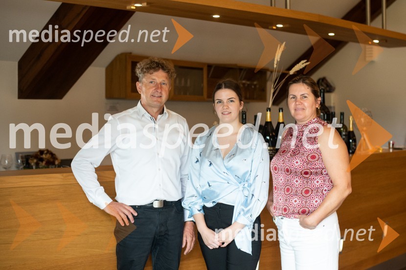 Vino je glasba, krstna uprizoritev kulturno enološkega doživetja