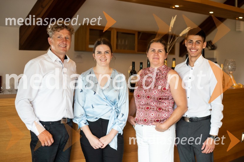 Vino je glasba, krstna uprizoritev kulturno enološkega doživetja