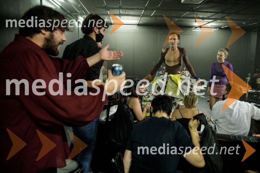 Solo, projekt Nine Rajič Kranjac, Nova pošta, Slovensko mladinsko gledališče