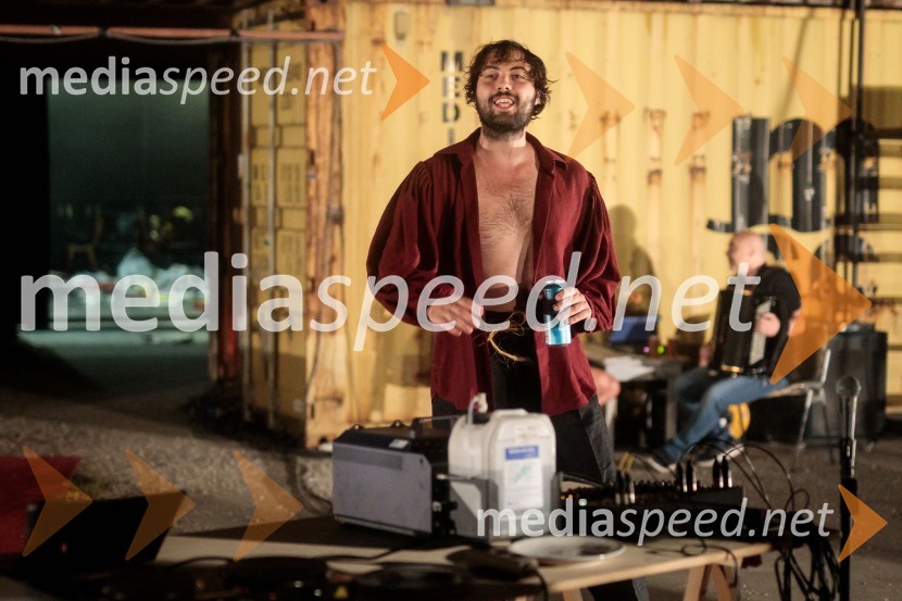 Solo, projekt Nine Rajič Kranjac, Nova pošta, Slovensko mladinsko gledališče