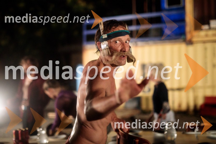 Solo, projekt Nine Rajič Kranjac, Nova pošta, Slovensko mladinsko gledališče