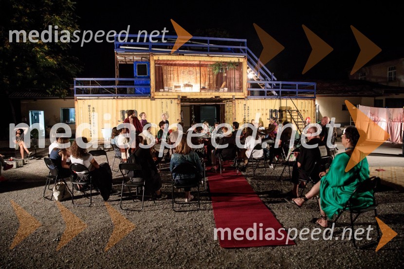 Solo, projekt Nine Rajič Kranjac, Nova pošta, Slovensko mladinsko gledališče